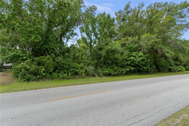 8470 W Bradshaw Street, Homosassa, FL 34448