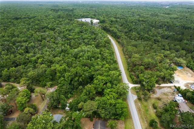 8470 W Bradshaw Street, Homosassa, FL 34448