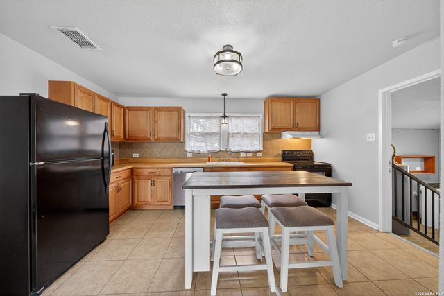 408 Aviation Ave, Schertz, TX 78154