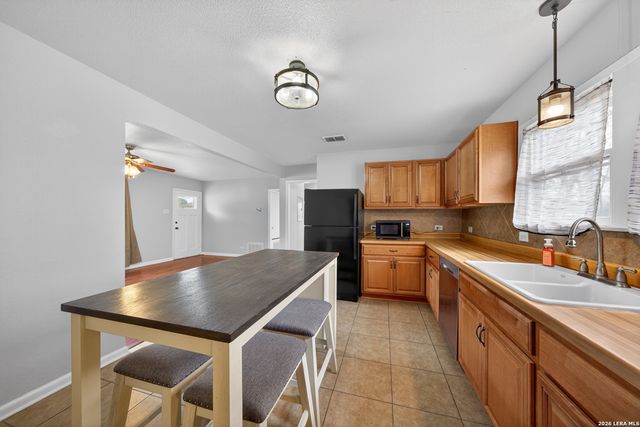 408 Aviation Ave, Schertz, TX 78154