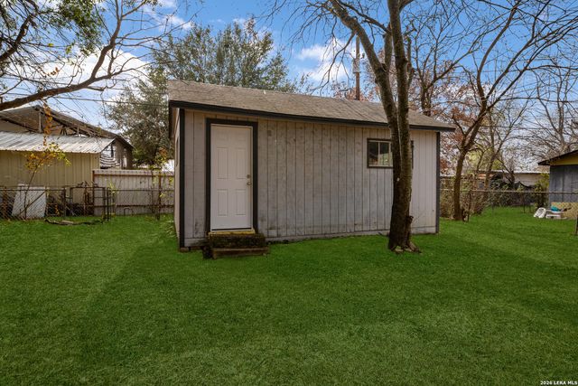 408 Aviation Ave, Schertz, TX 78154