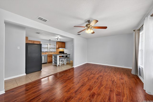 408 Aviation Ave, Schertz, TX 78154