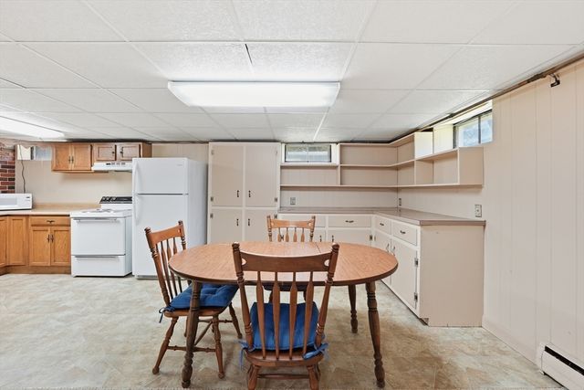 4 Ayrshire Rd, Worcester, MA 01604