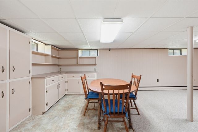 4 Ayrshire Rd, Worcester, MA 01604