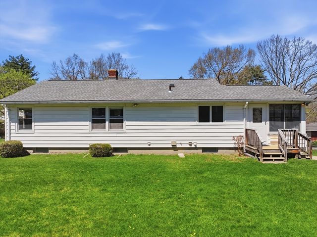 4 Ayrshire Rd, Worcester, MA 01604