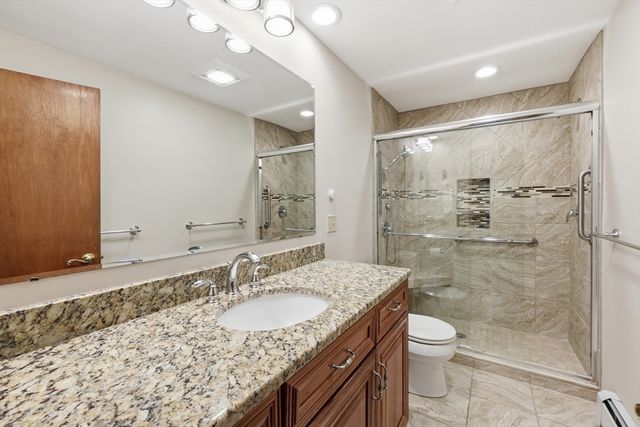 4 Ayrshire Rd, Worcester, MA 01604