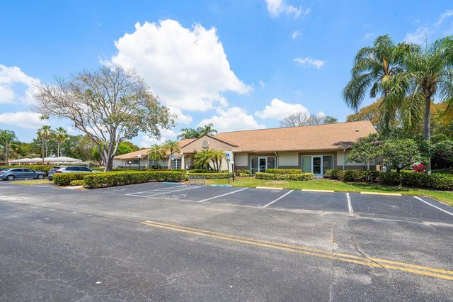 8196 Whispering Palm Drive E, Boca Raton, FL 33496