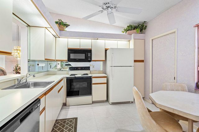 8196 Whispering Palm Drive E, Boca Raton, FL 33496