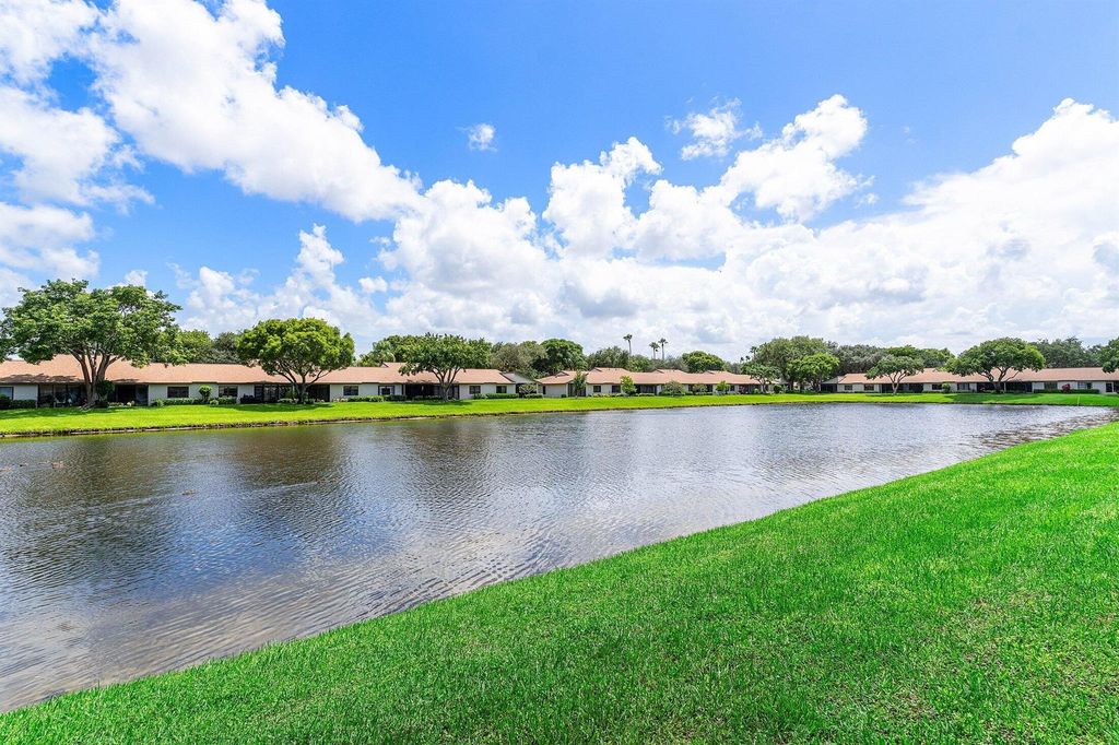 8196 Whispering Palm Drive E, Boca Raton, FL 33496