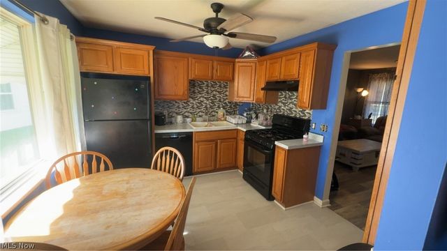 2358 Nesmith Lake Boulevard, Akron, OH 44314