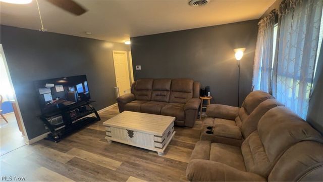 2358 Nesmith Lake Boulevard, Akron, OH 44314