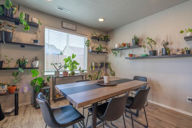 2324 NW Teak Place, Redmond, OR 97756