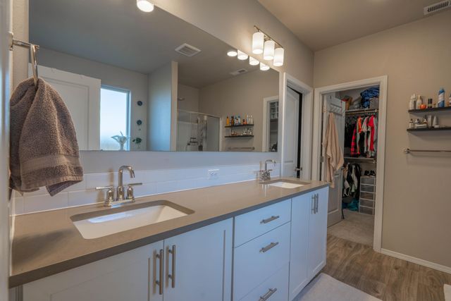 2324 NW Teak Place, Redmond, OR 97756