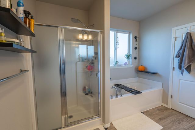 2324 NW Teak Place, Redmond, OR 97756