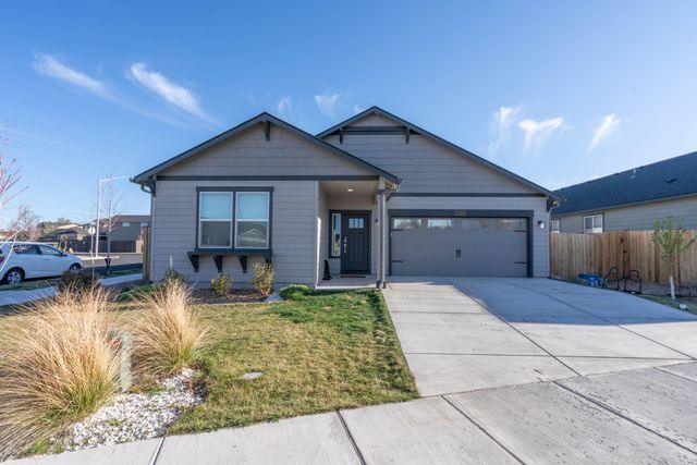 2324 NW Teak Place, Redmond, OR 97756