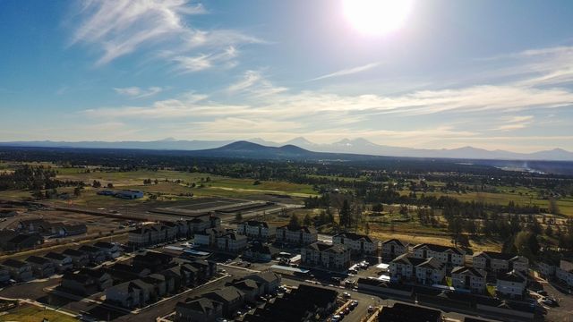 2324 NW Teak Place, Redmond, OR 97756