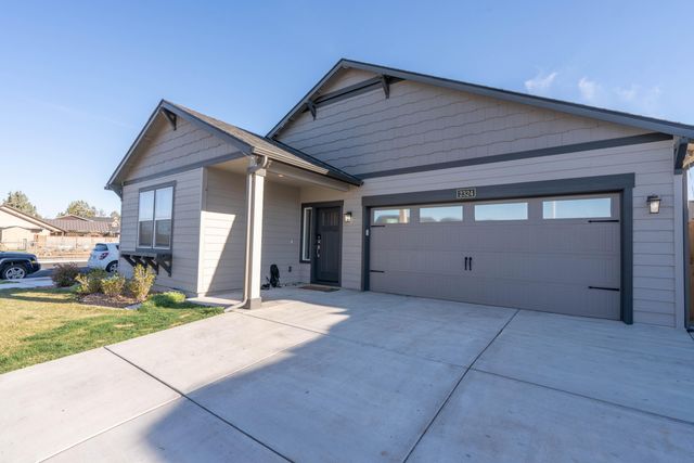 2324 NW Teak Place, Redmond, OR 97756