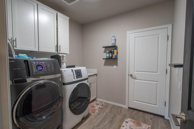 2324 NW Teak Place, Redmond, OR 97756