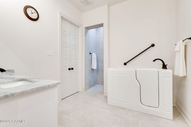 217 Trail Pointe Drive, Scott, LA 70583