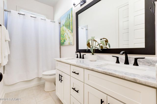 217 Trail Pointe Drive, Scott, LA 70583