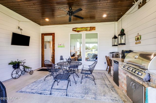 217 Trail Pointe Drive, Scott, LA 70583