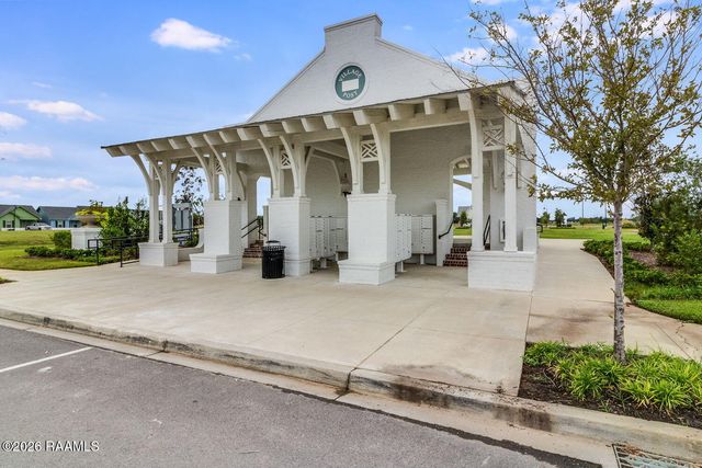 217 Trail Pointe Drive, Scott, LA 70583