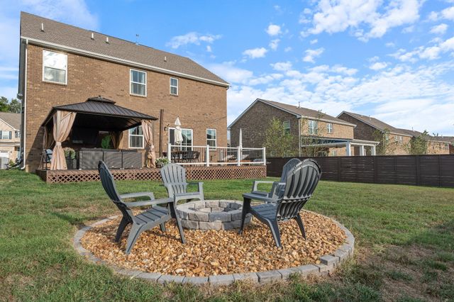 292 Grassy Glen Dr, Gallatin, TN 37066