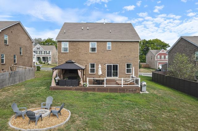 292 Grassy Glen Dr, Gallatin, TN 37066