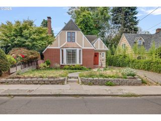 4434 E BURNSIDE St, Portland, OR 97215