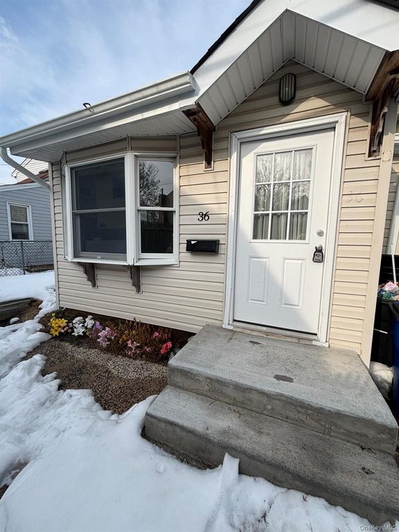 36 Edwin Court, East Rockaway, NY 11518