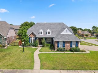 10206 N 142nd East Avenue, Owasso, OK 74055