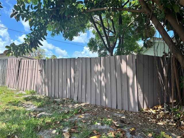 4300 NW 9th Court, Coconut Creek, FL 33066