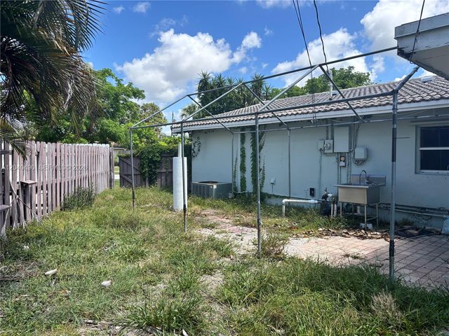 4300 NW 9th Court, Coconut Creek, FL 33066