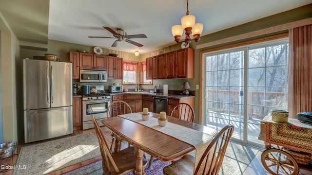 16 Breckenridge Drive, Johnstown, NY 12095