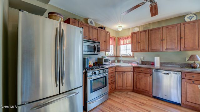 16 Breckenridge Drive, Johnstown, NY 12095