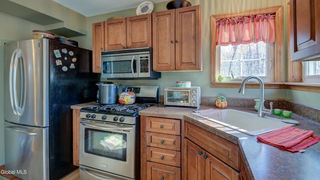 16 Breckenridge Drive, Johnstown, NY 12095