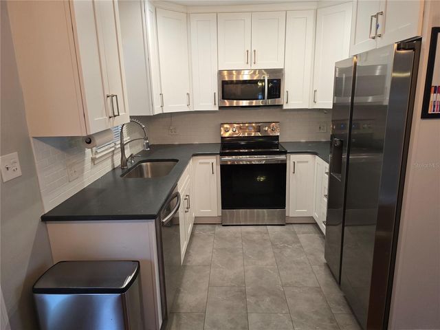 1001 W BEACON AVENUE, Tampa, FL 33603