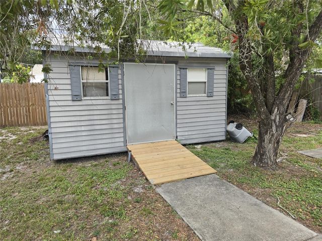 1001 W BEACON AVENUE, Tampa, FL 33603