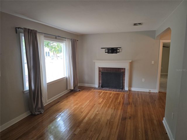 1001 W BEACON AVENUE, Tampa, FL 33603