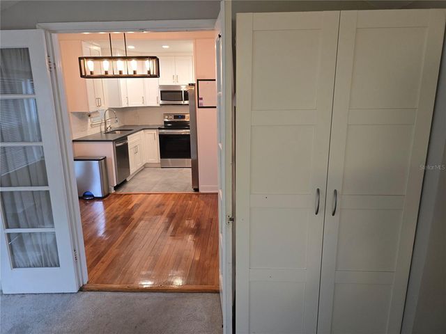 1001 W BEACON AVENUE, Tampa, FL 33603