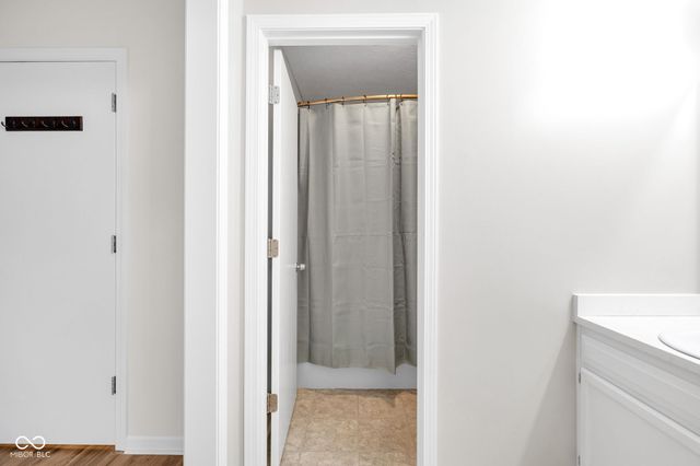 9213 Sea Pine Lane, Indianapolis, IN 46250