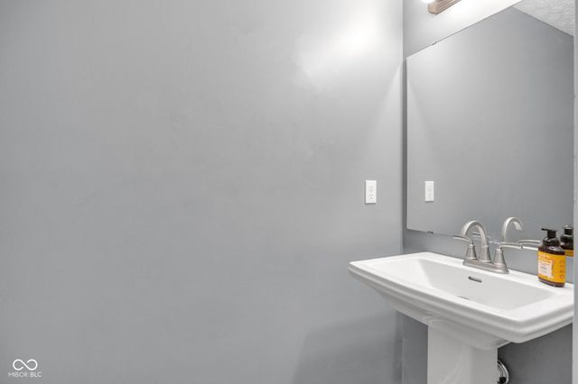 9213 Sea Pine Lane, Indianapolis, IN 46250