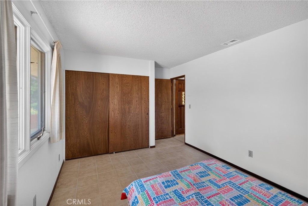 Image 14 of property listing at 35174 Ivy, Yucaipa, CA 92399