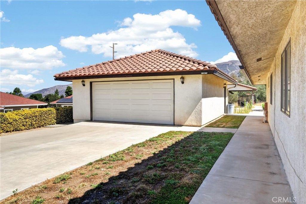Image 33 of property listing at 35174 Ivy, Yucaipa, CA 92399