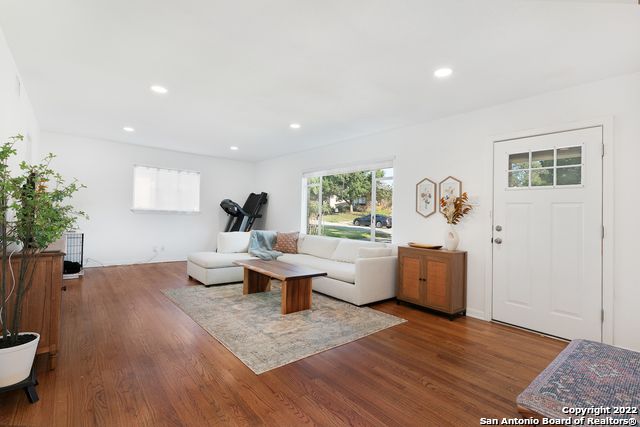 534 Cosgrove St, San Antonio, TX 78210