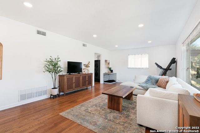 534 Cosgrove St, San Antonio, TX 78210