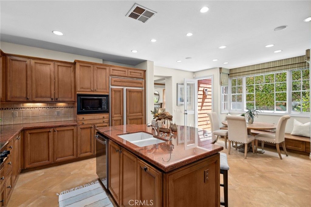 property-img