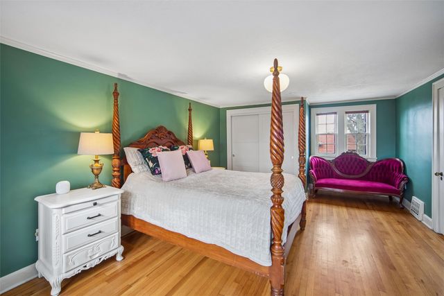 5708 Waterbury Road, Des Moines, IA 50312