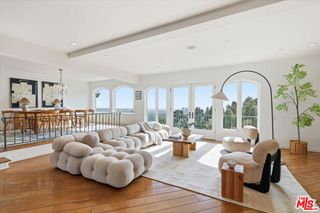 1284 Lago Vista Drive, Beverly Hills, CA 90210