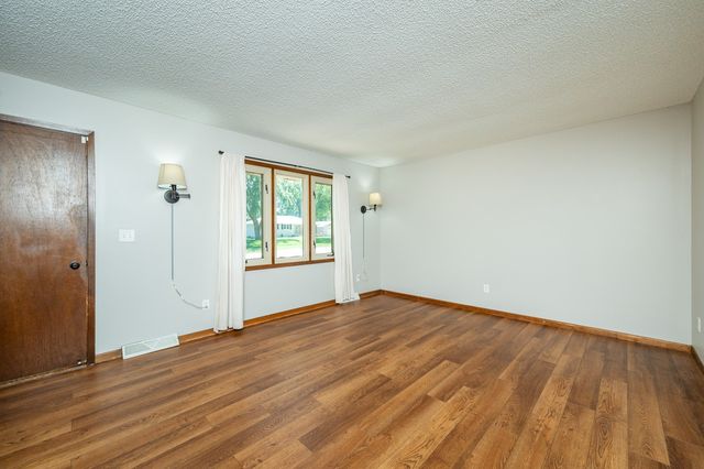 1103 4th Street NW, Altoona, IA 50009